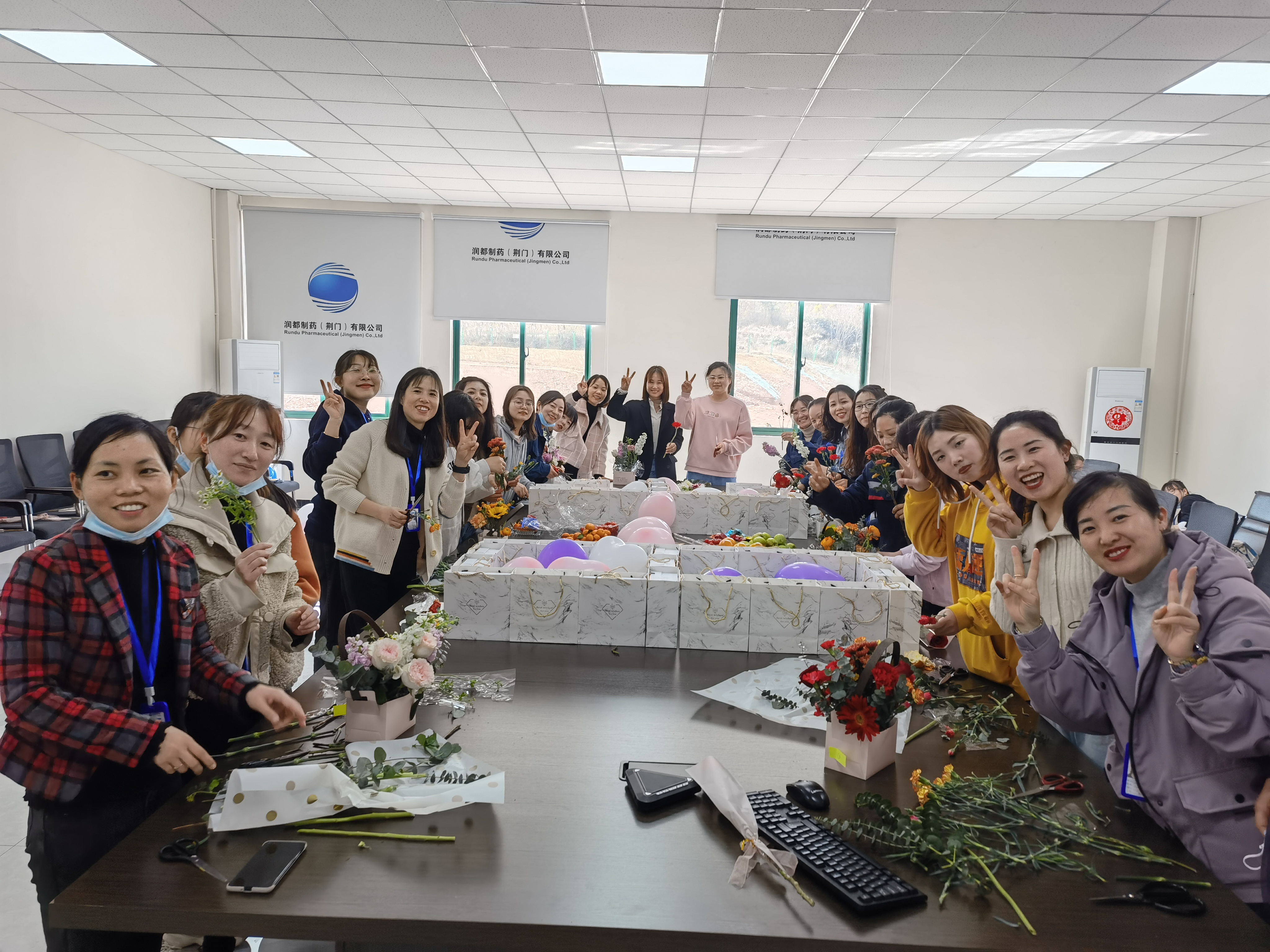 巧手插花，魅力女神